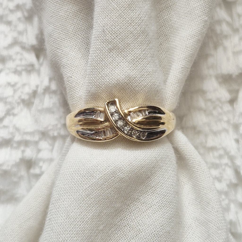 Vintage 10k Yellow Gold Baguette Diamond Ring